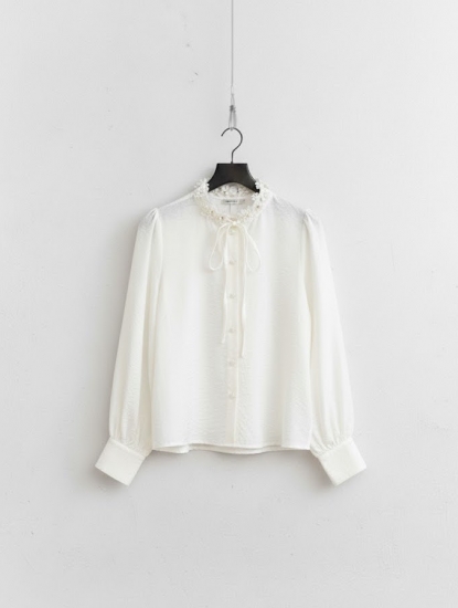 Chemise fleurs au col