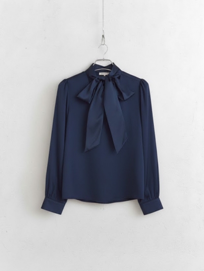 Blouse col lavaliere
