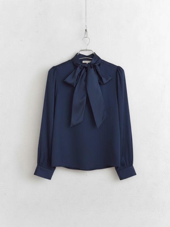 Blouse col lavaliere